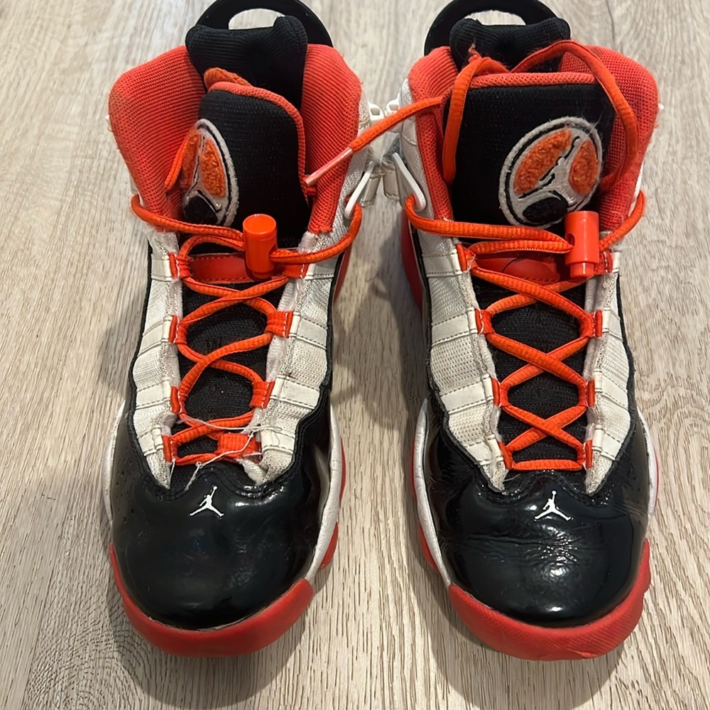 Boys Jordan’s Size 6 Y
